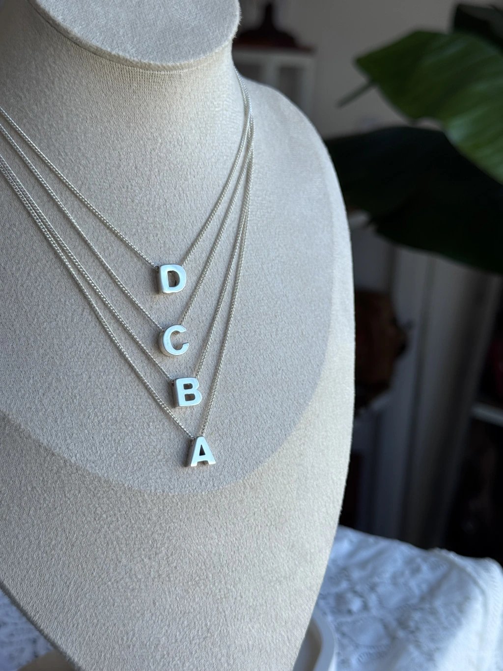 Collar Letra Chica Pasante - Image 2