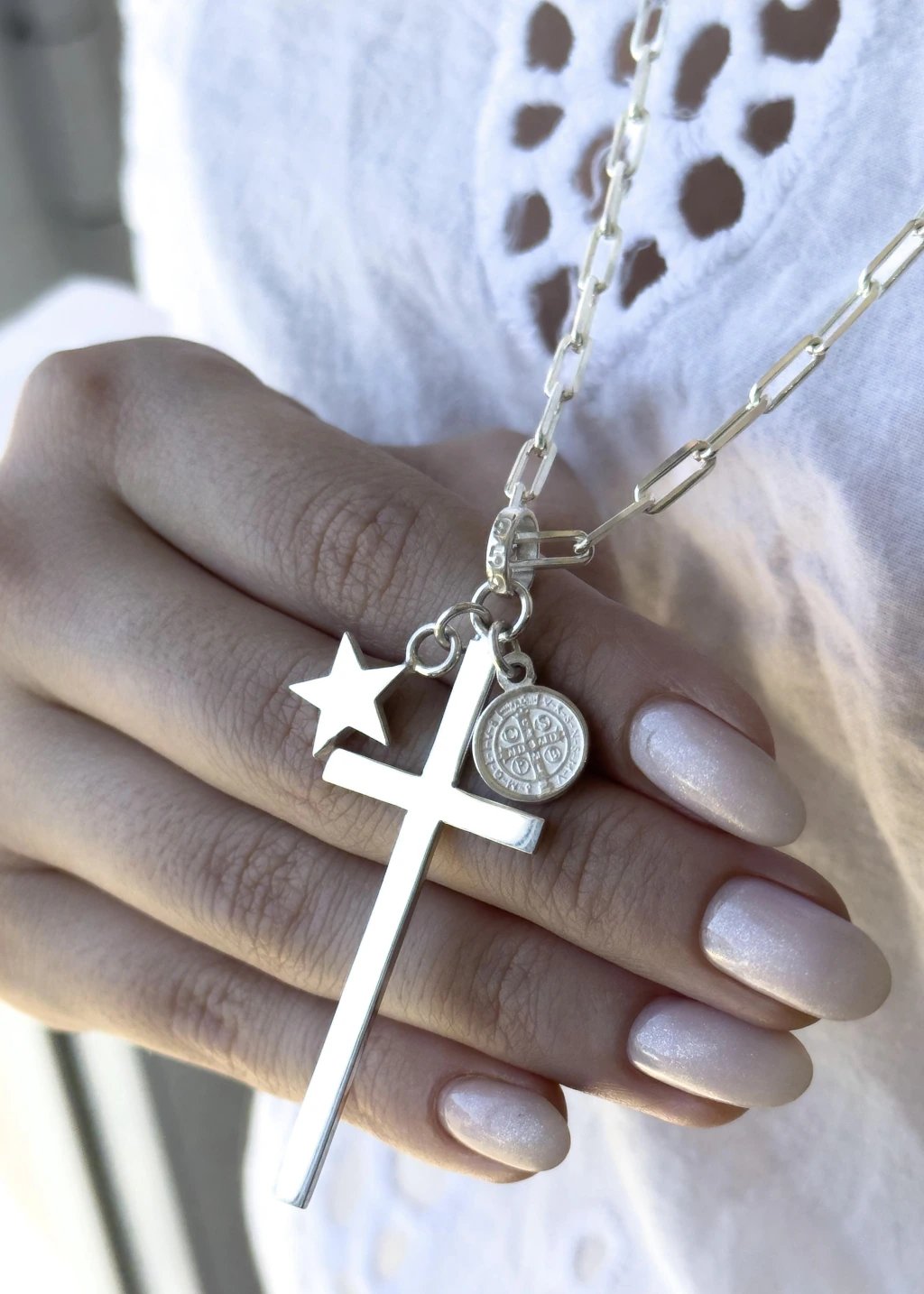 Dije Cruz con estrella y Medalla - Image 4
