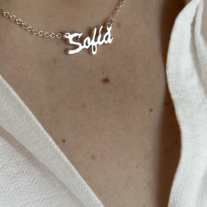 Collar Nombre Calado
