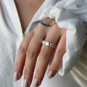 Anillo cuatro caras